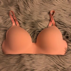 38C Victoria’s Secret T-Shirt Lightly Lined Bra